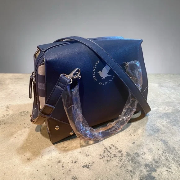 Harry Potter Hogwarts Houses Women's Handbag Purse - Picture 6 of 15